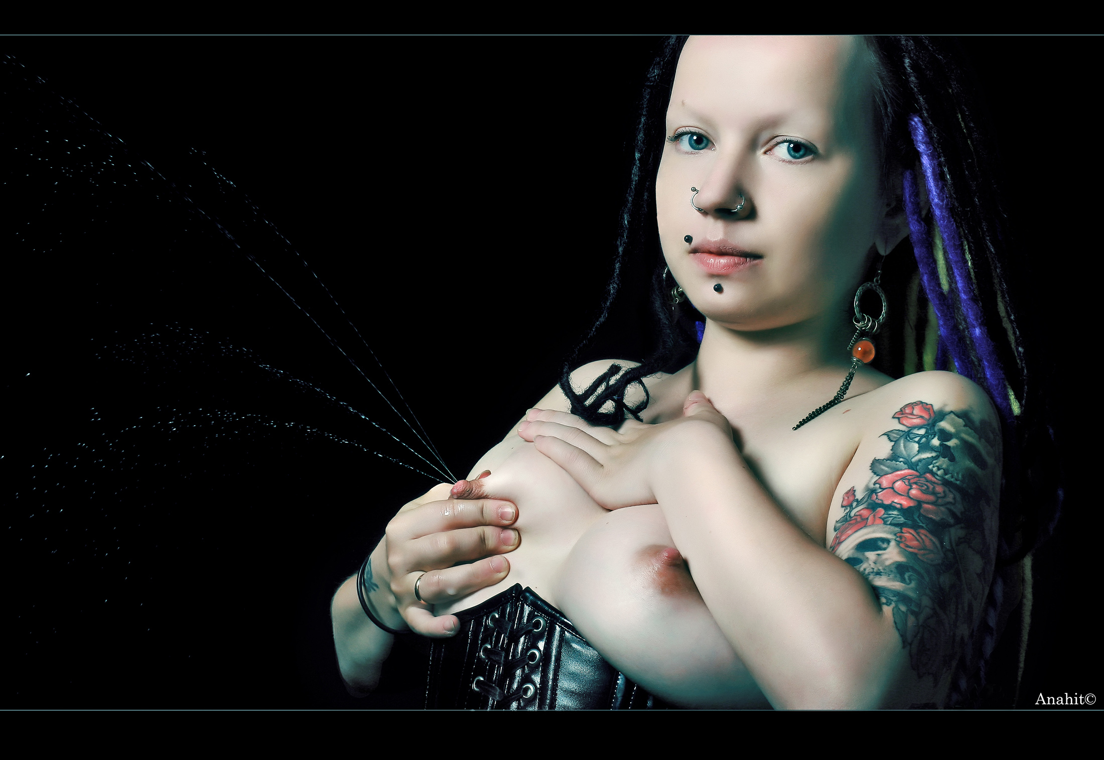 «После пирсинга» раздел «Эротика. Ню - арт». «2011г Пушба. Лактация после пирсинга сосков.»