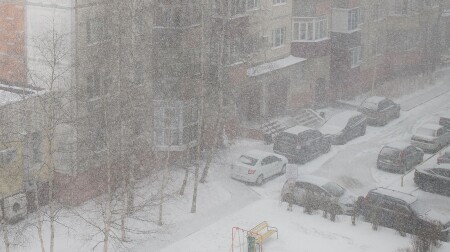 снег
