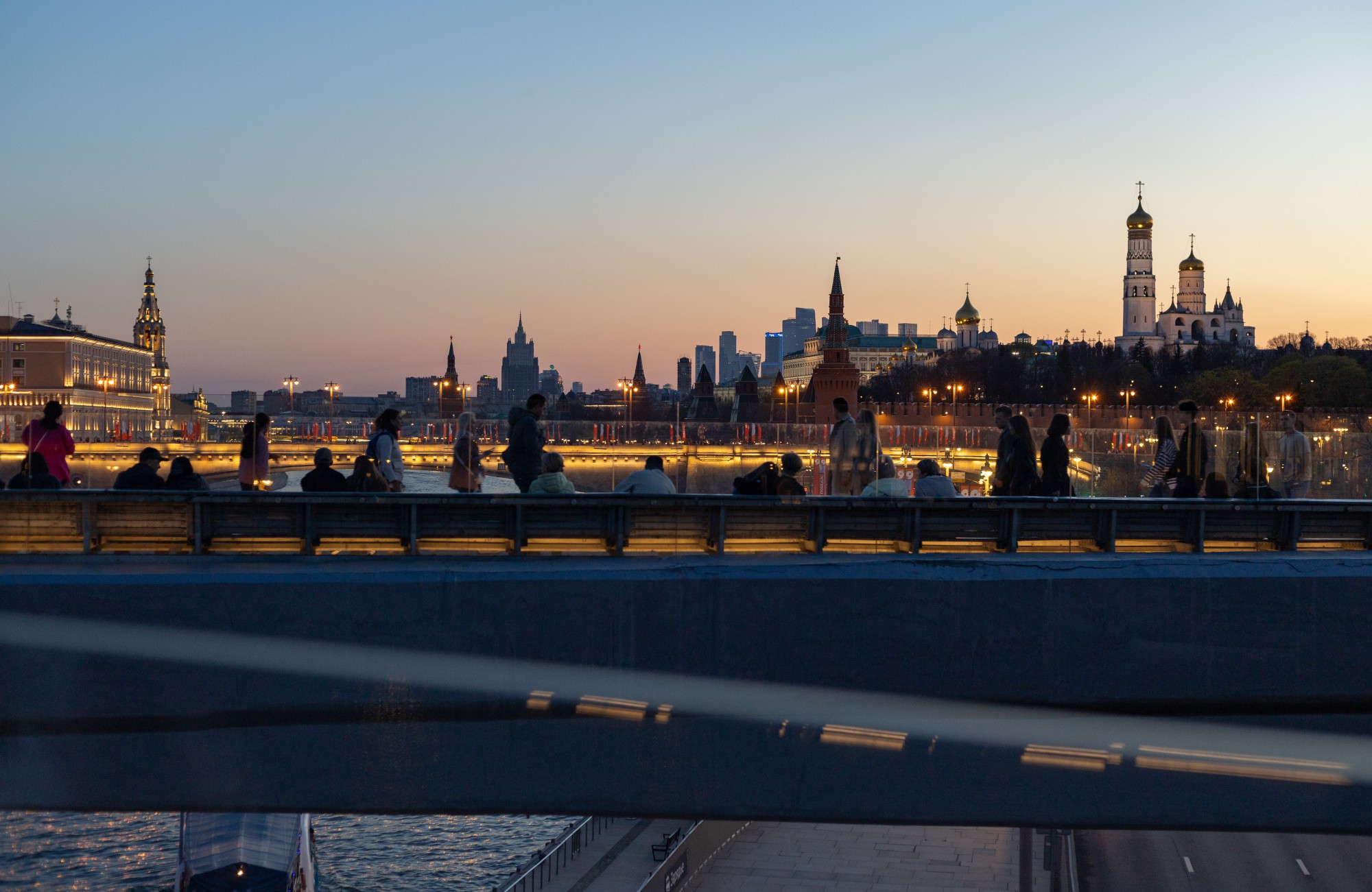 «На мосту» раздел «Архитектура. Памятники. Интерьер». «»