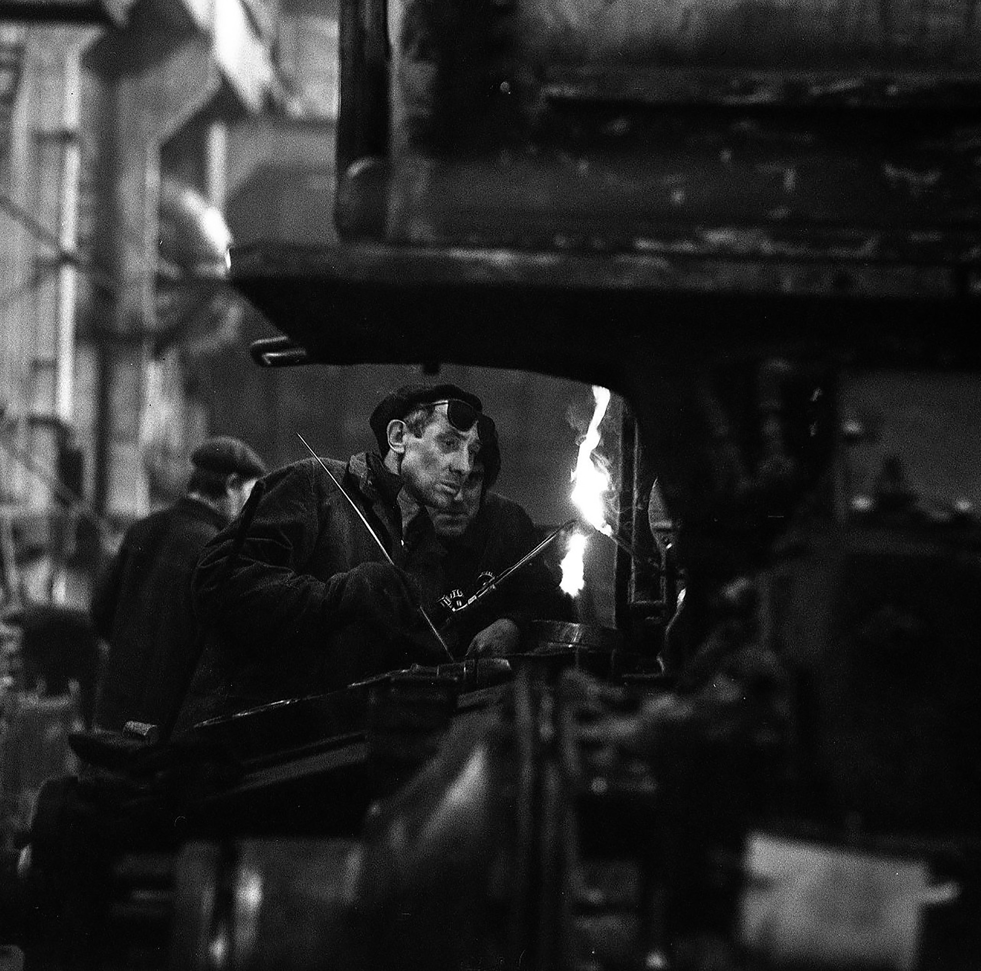 «Гефест» раздел «Репортаж». «1984 год. Из очерка о тружениках завода по ремонту тяжелой колесной и гусенечной техники»