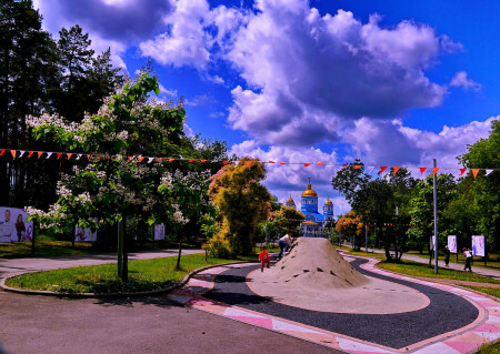 Погода радует.