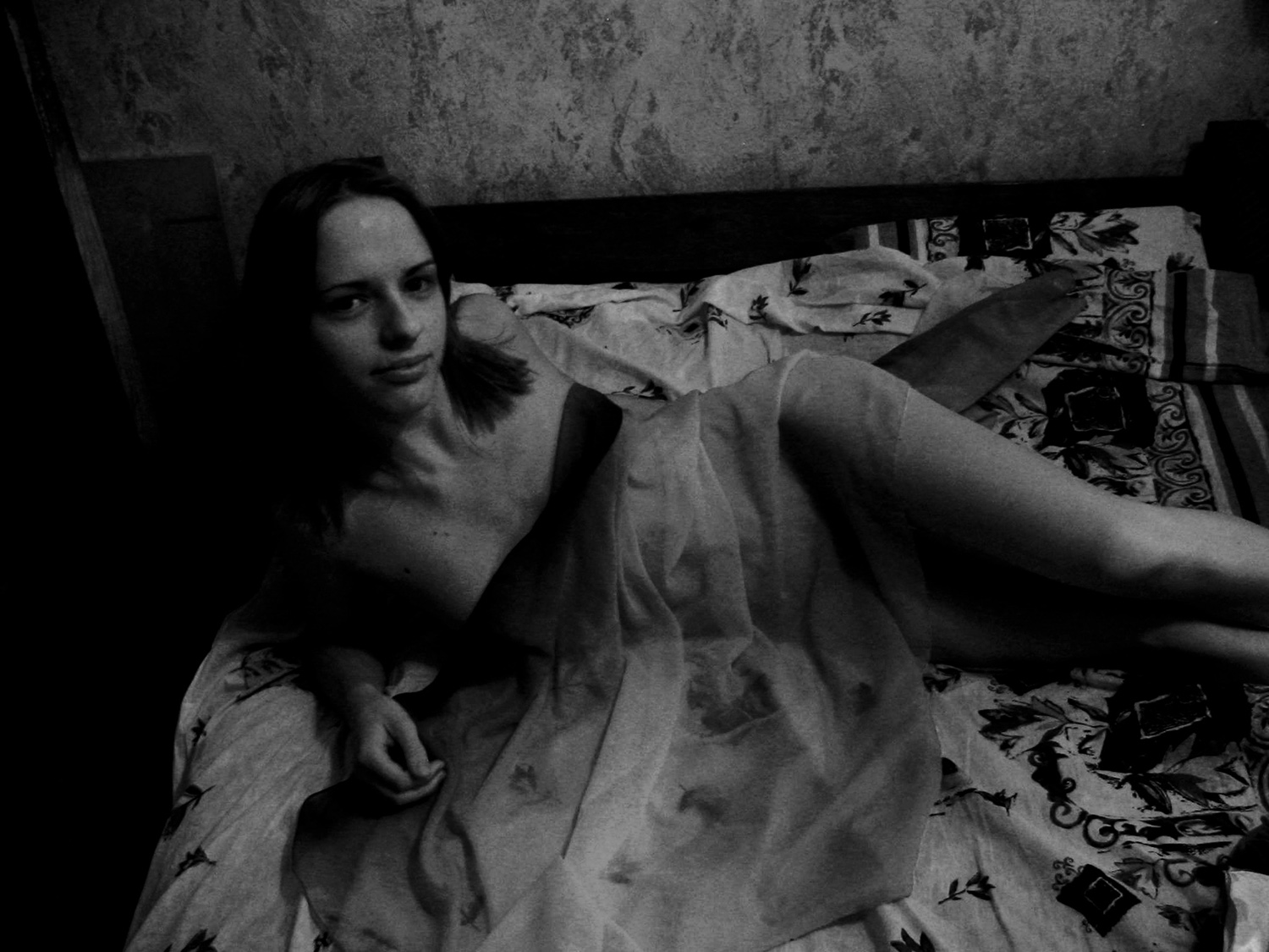 «2006» раздел «Эротика. Ню - арт». «Здесь ещё я не ставила цифромыльницу куда бы то ни было (а уж тем более на штатив) и не сама нажимала на кнопку»