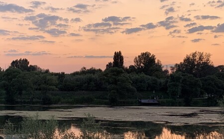 Закат на реке