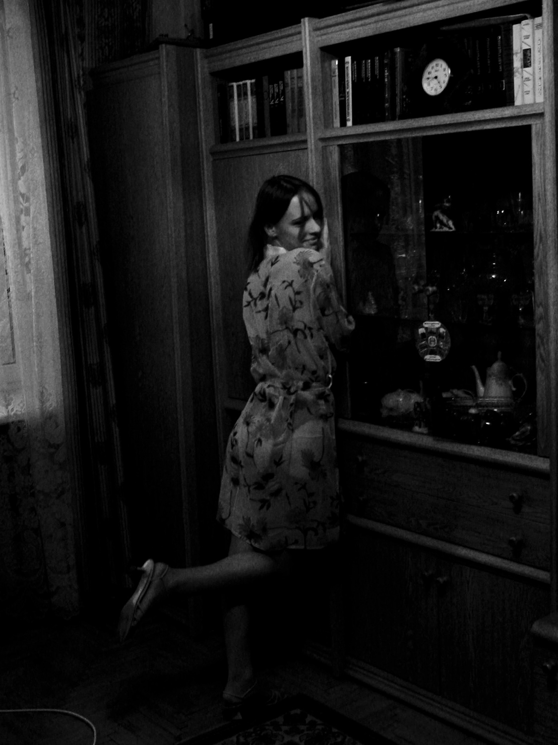 «2006» раздел «Портрет». «Здесь ещё я не ставила цифромыльницу куда бы то ни было (а уж тем более на штатив) и не сама нажимала на кнопку»