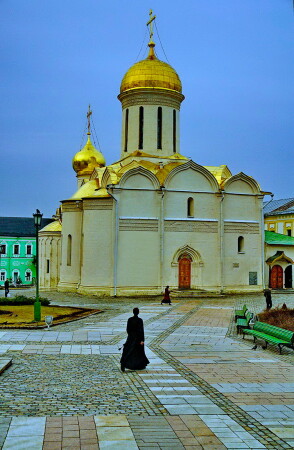 Дорога к храму.