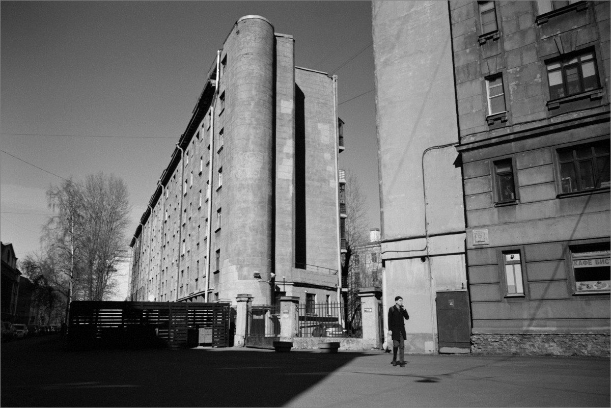 ***. раздел Городской пейзаж. Зоркий-4К + Орион-15 + Rollei Retro 80S. СПб, 2026г.