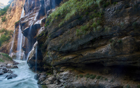 Водопады ущелья Чегем, Кабардино-Балкария.