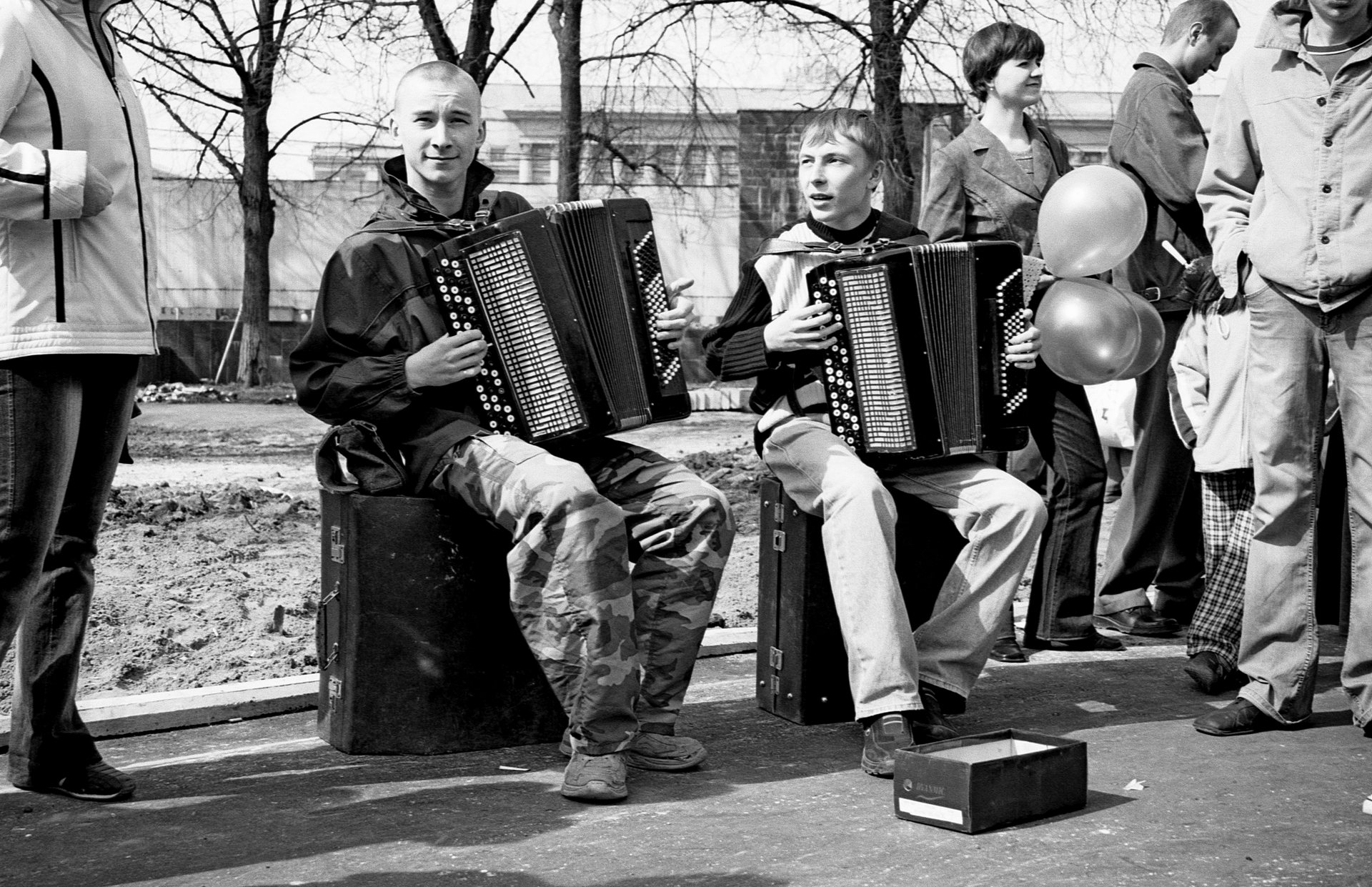 «Из жизни одного дня #3» раздел «Репортаж». «1 мая 2005 года, перед обедом...»