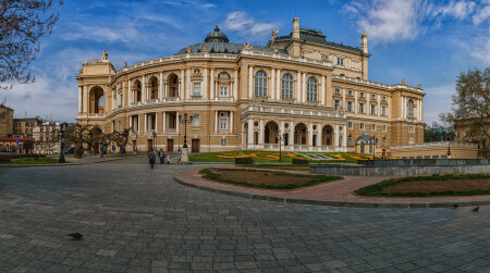 Одесский оперный