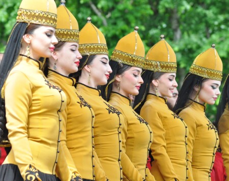 Скромницы-красавицы.
