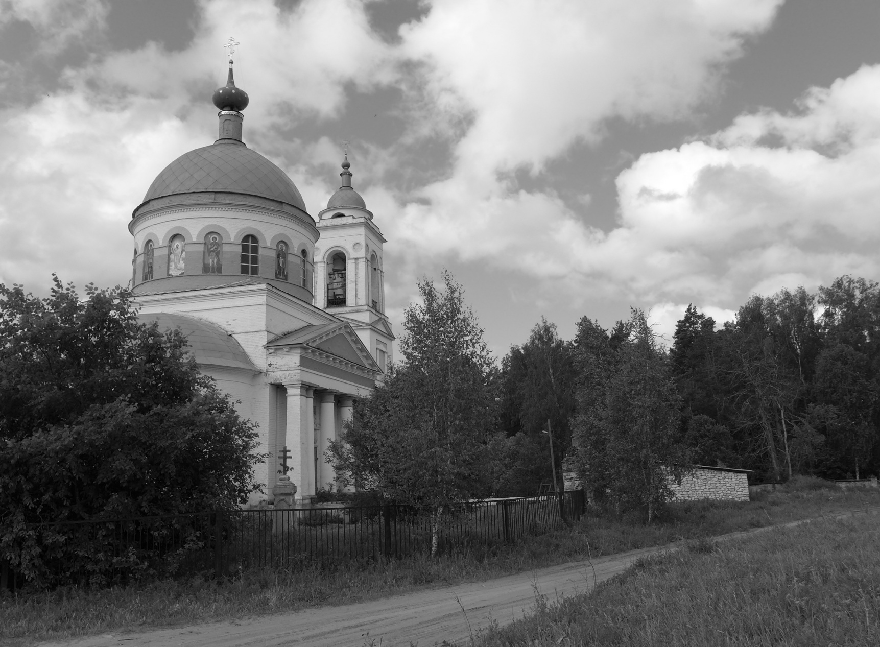 Деревенская церковь. раздел Архитектура. Памятники. Интерьер. Воскресенский храм села Картмазово, Судогодский район, Владимирская область Построен в 1837 году в честь победы в Отечественной войне 1812 года.