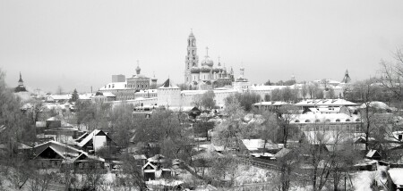 Вид на Троице-Сергиеву лавру с железной дороги. 2013 год