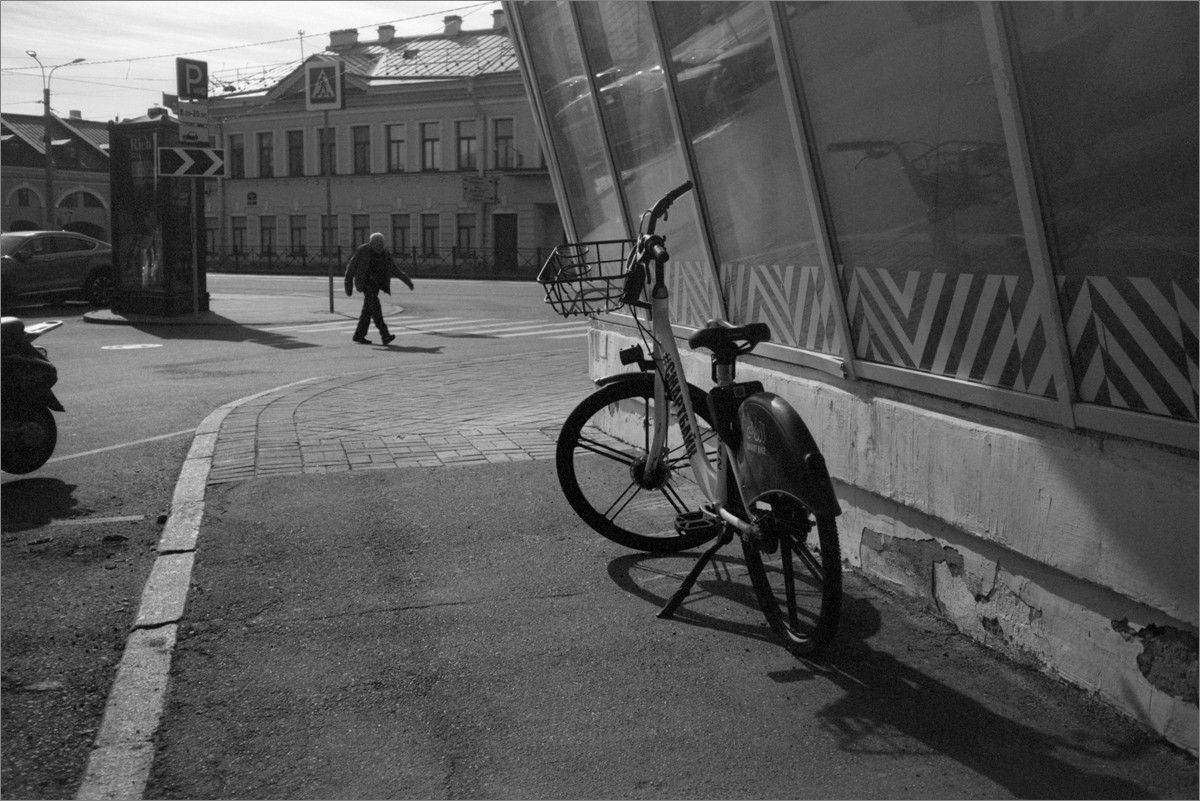 «***» раздел «Городской пейзаж». «Minolta Hi-Matic AF + Микрат-200 (04.1973). СПб, 2026г.»