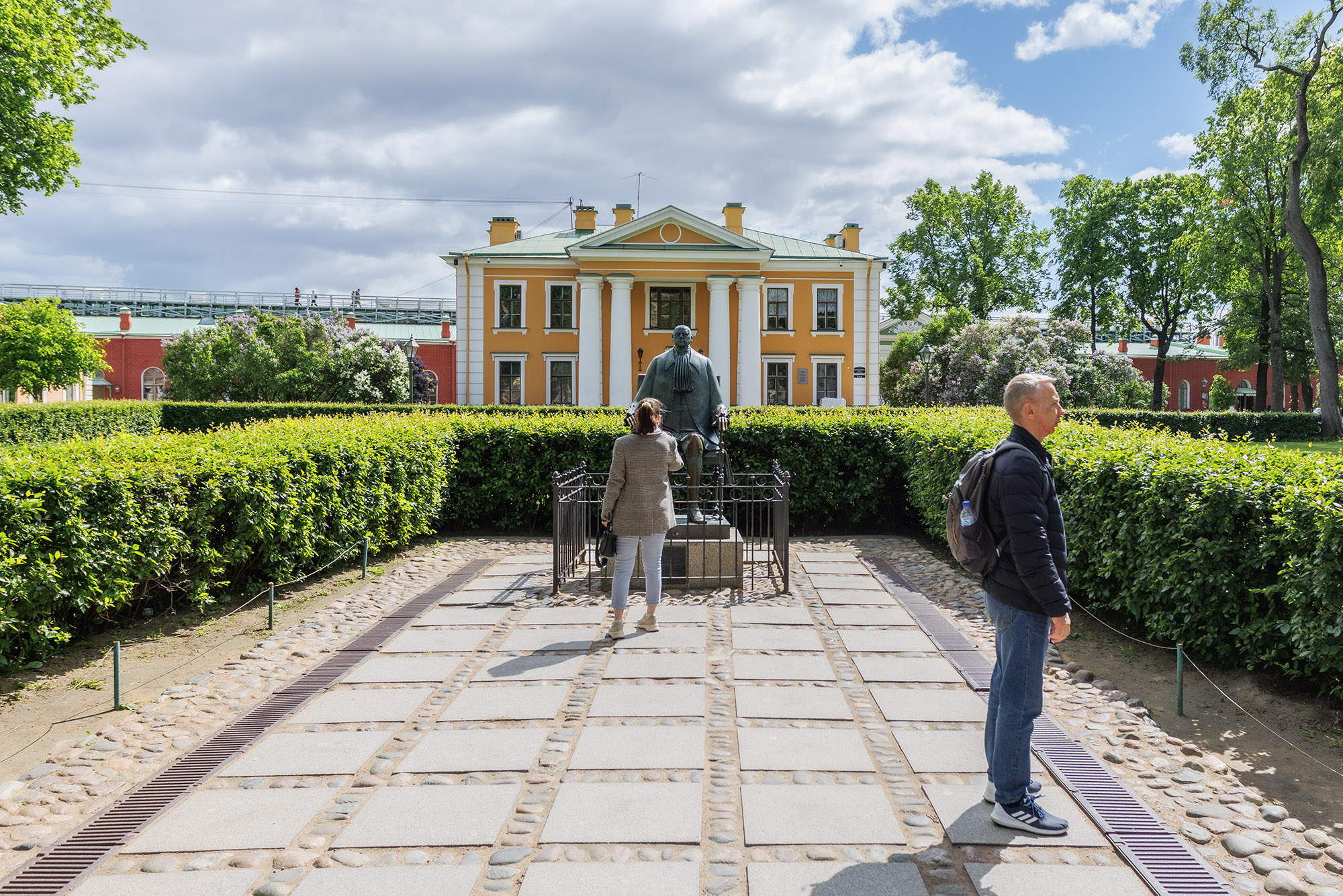 Питер. Петр от Неизвестного Эрнста в центре Петропавловской крепости. раздел Папарацци, Архитектура. Памятники. Интерьер, ФотоОхота. Мой блог на Ютубе http://youtube.com/user/PetrovDesign5Моя страничка на Кинопоиске http://kinopoisk.ru/name/3394480Моя страничка на ВК https://vk.com/petrovdesign