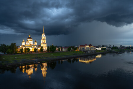 вечерний город