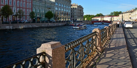 вдоль реки Мойка