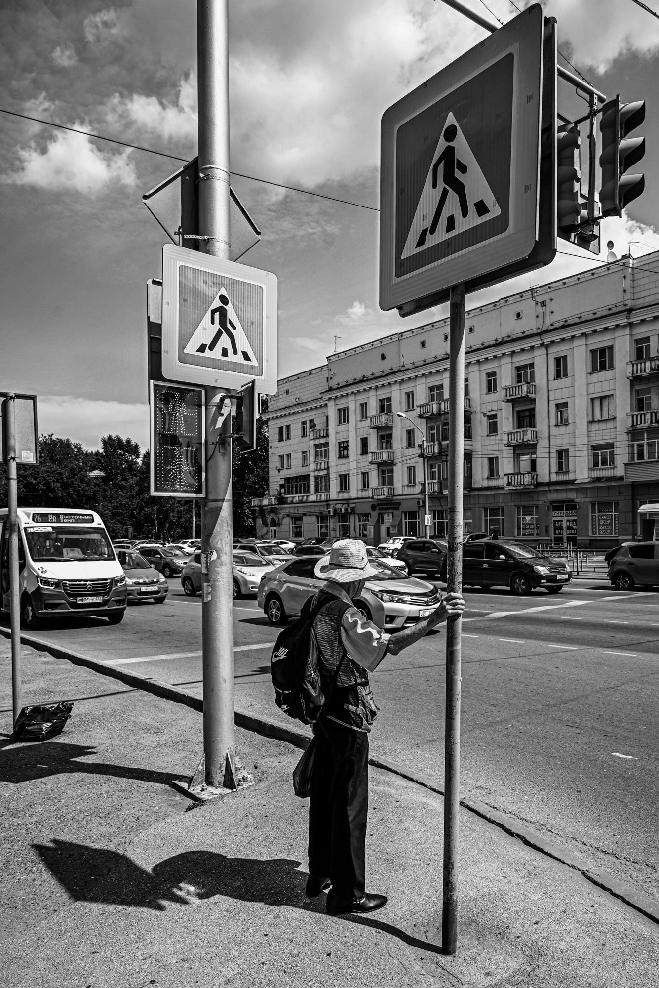 Пешеход. раздел Папарацци, Жанр