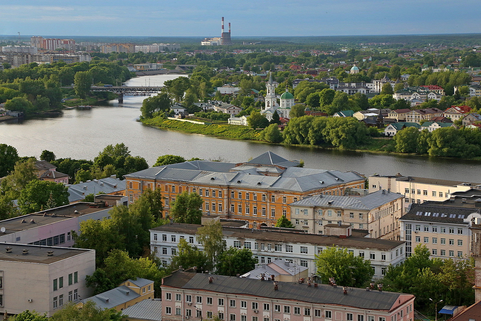 Тверь. раздел Городской пейзаж, Архитектура. Памятники. Интерьер, Путешествия. Туризм. Впадение Тверцы в Волгу