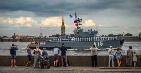 Репетиция парада ко дню ВМФ.