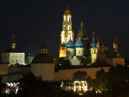 Лавра ночью
