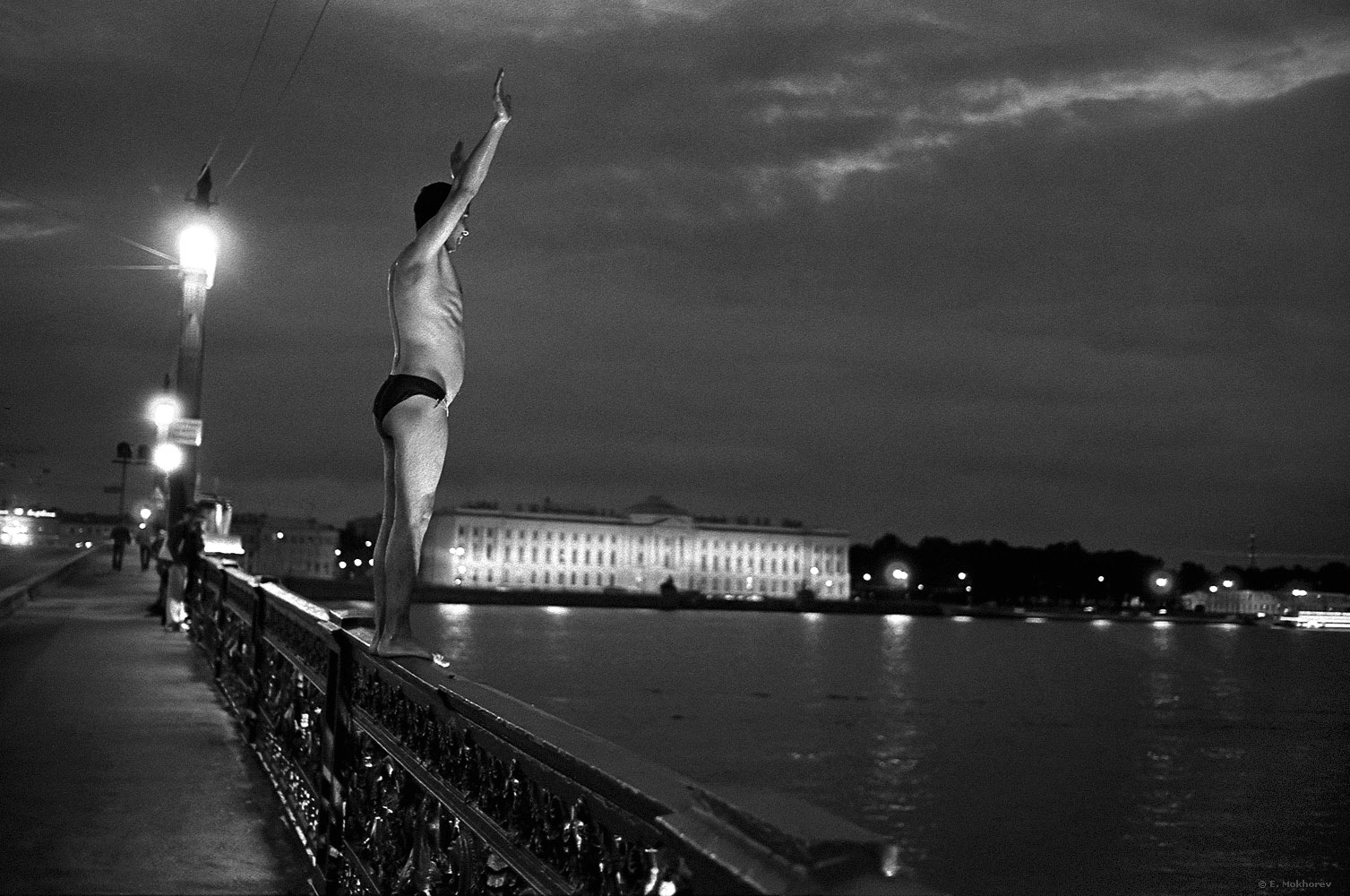 На мосту Лейтенанта Шмидта. С-Пб., 2002.. раздел Жанр
