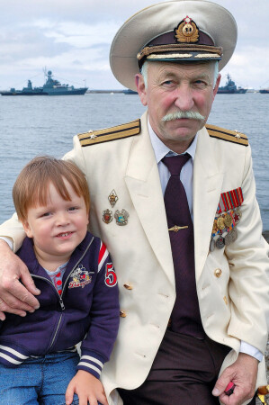 Дед с внуком