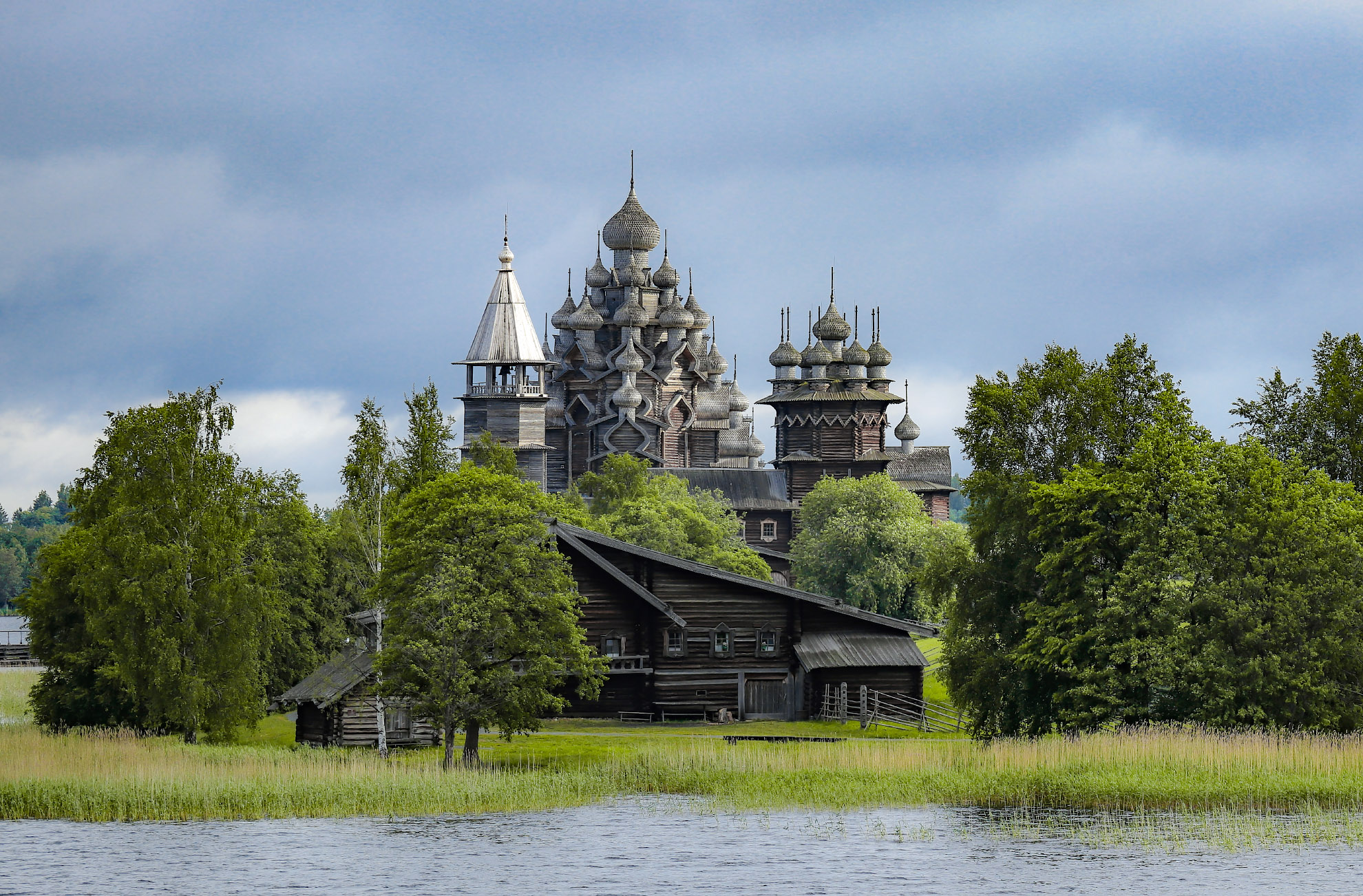 Кижи. раздел Архитектура. Памятники. Интерьер
