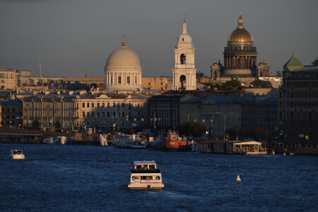 Петербург в закатном