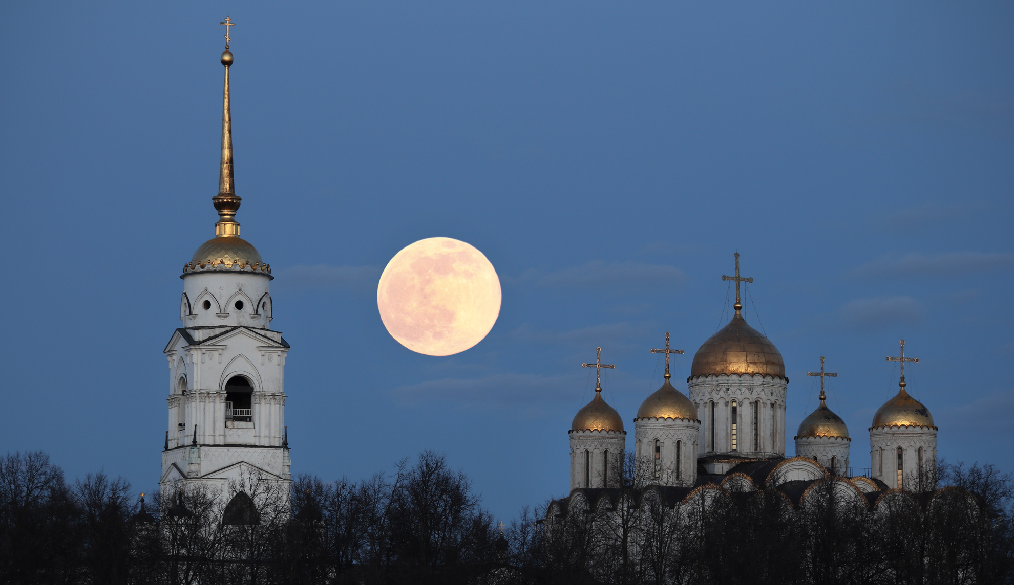 «красная луна» раздел «Архитектура. Памятники. Интерьер». «»