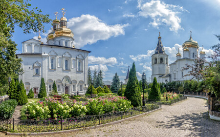 В Саято-Троицком монастыре. Тюмень.
