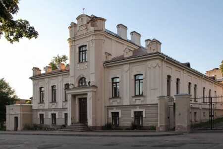 ДОМ НАД УСЫПАЛЬНИЦЕЙ ПОГАНКИНА