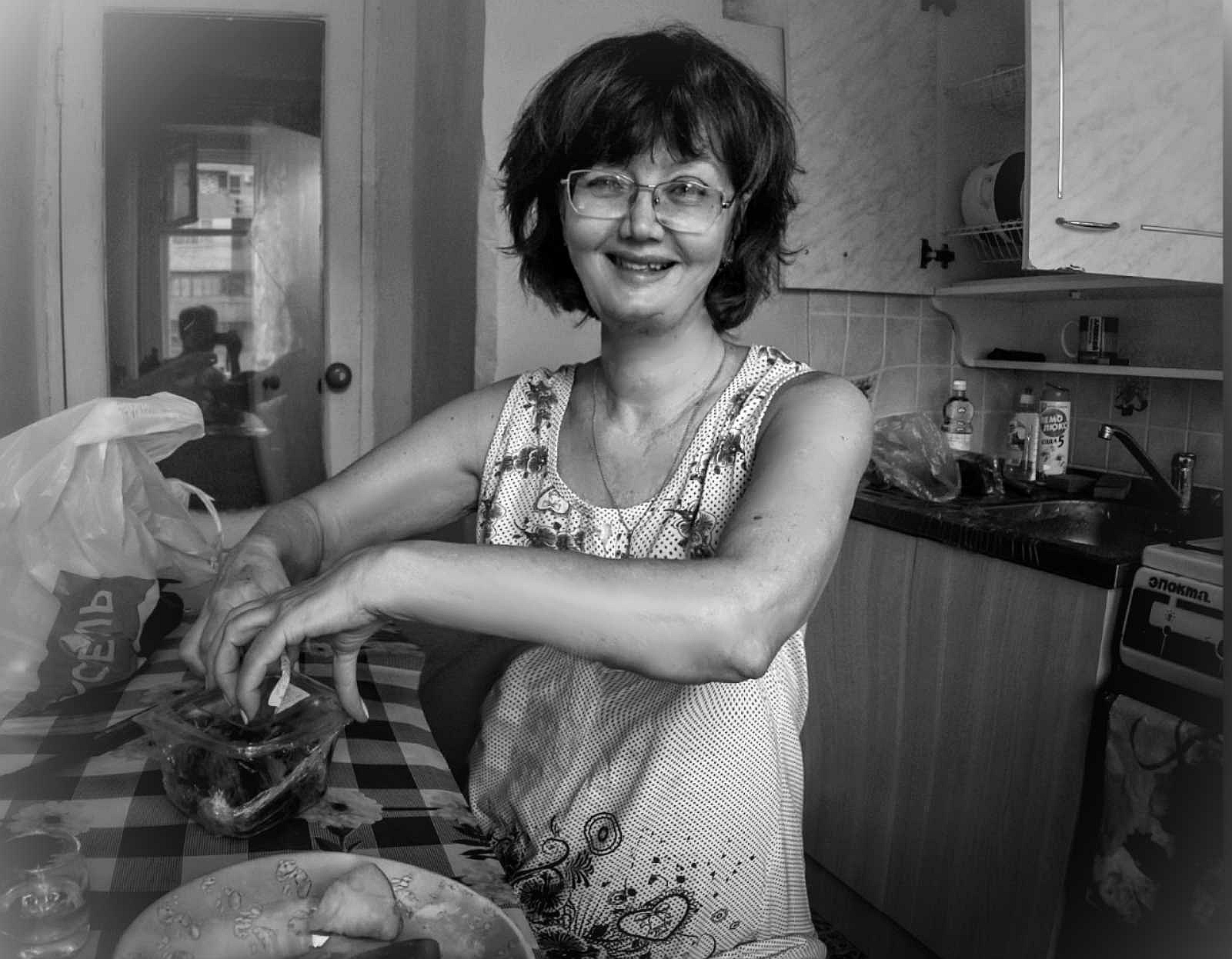 «Хозяюшка.» раздел «Портрет». «На конкурс "Портрет в черно-белых тонах".»