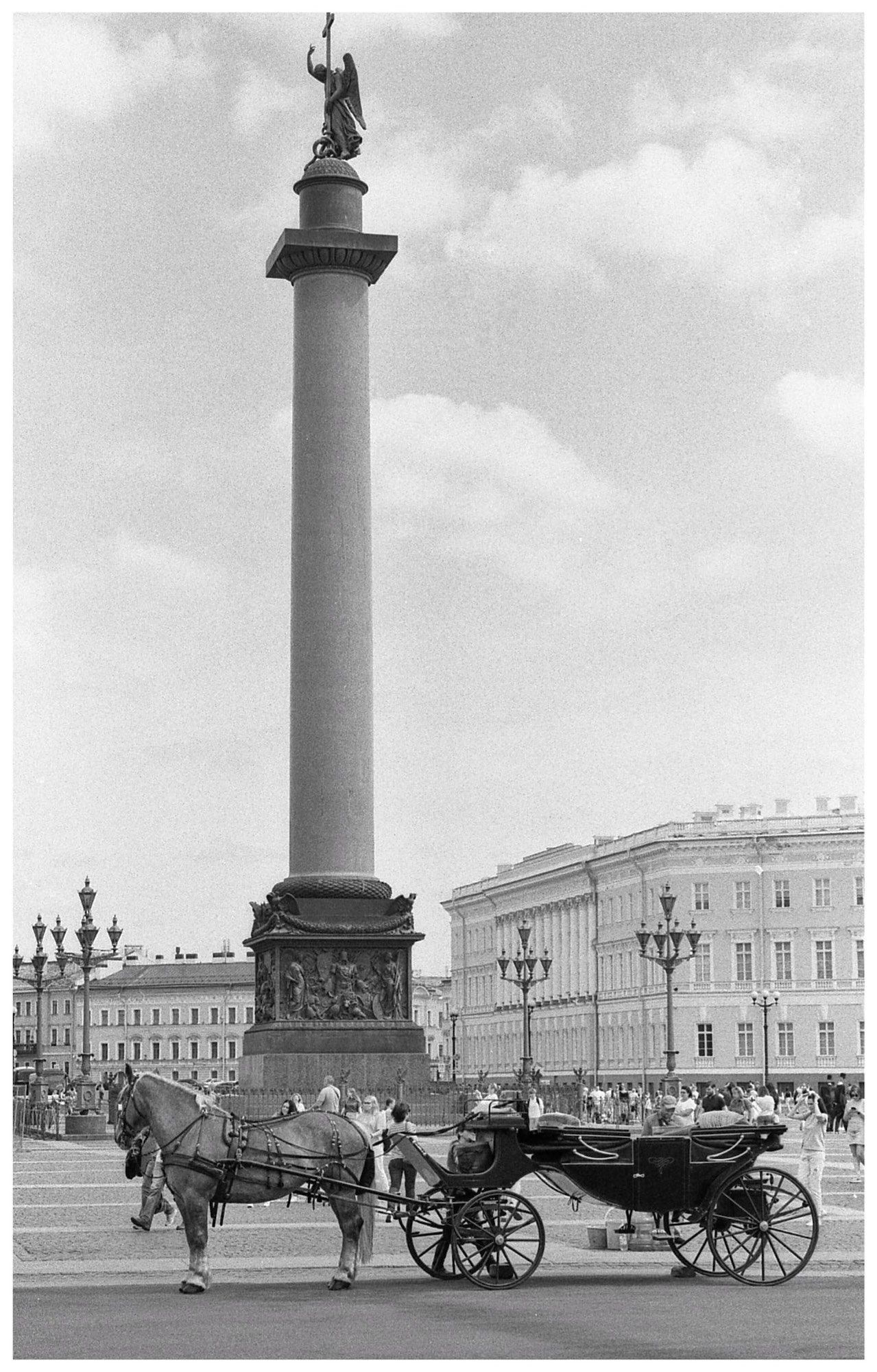 ***. раздел Городской пейзаж. Санкт-Петербург, 2022 Nikon F90x Nikon 35/2d Тасма-42