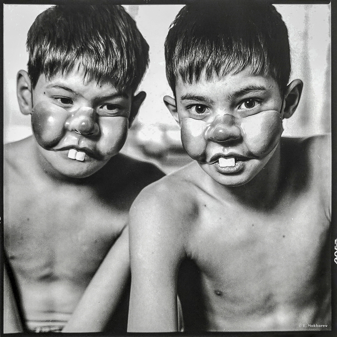 «Женя и Азис. С-Пб. 1999.» раздел «Портрет». «»