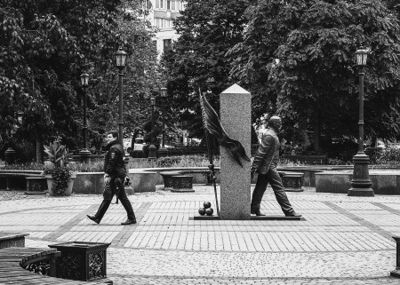 В ногу