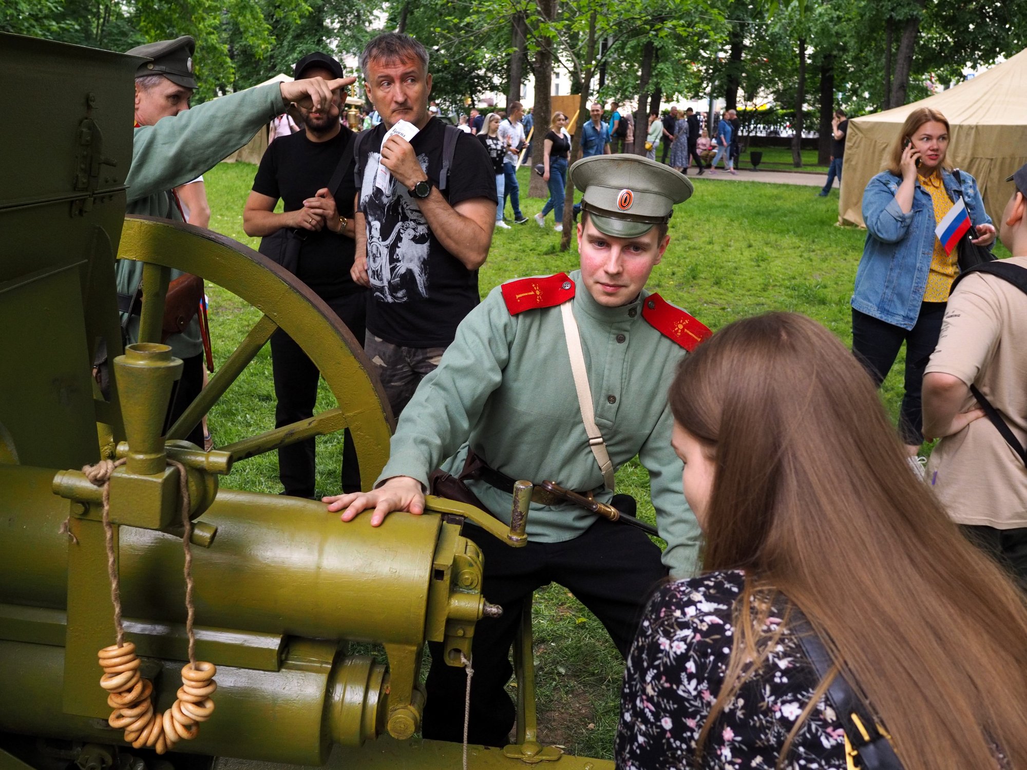 На бульваре. раздел Репортаж. "Времена и эпохи". Реконструкция