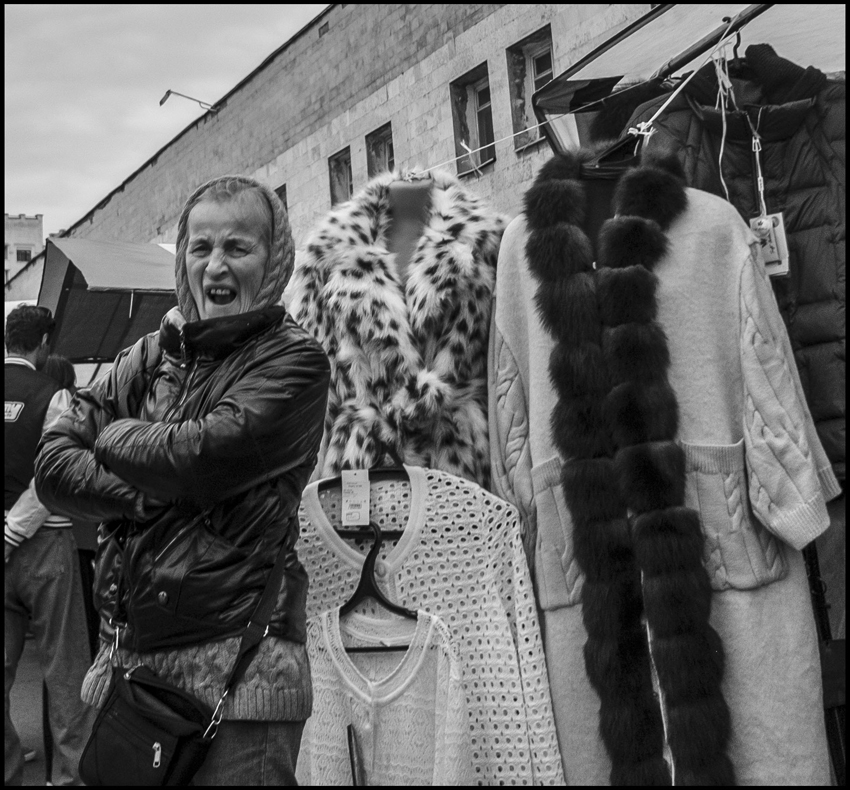 «На городском рынке» раздел «Жанр». «»