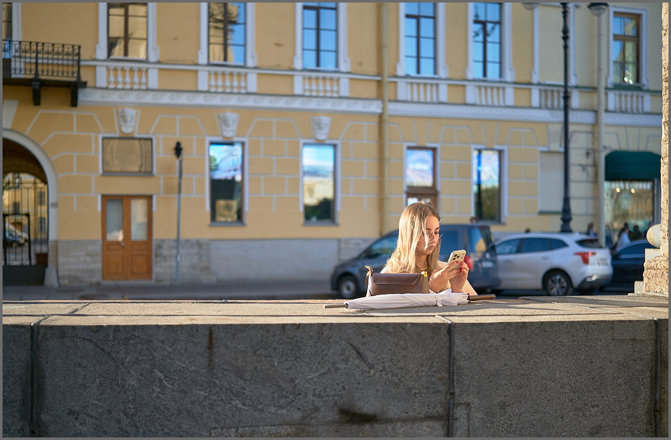 «.....» раздел «Жанр». «»