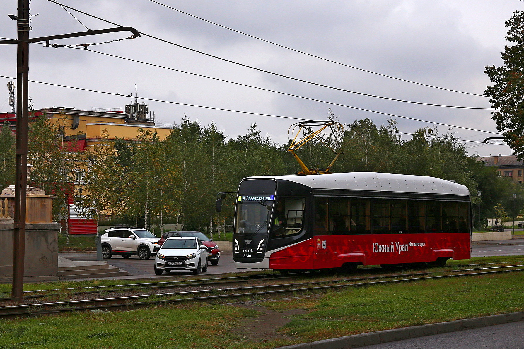 Магнитогорский Львёнок. раздел Городской пейзаж, Индастриал. Трамвай модели 71‑911ЕМ «Львёнок»Магнитка, челябинская область