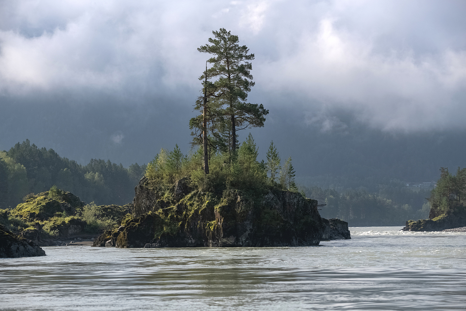 Островок. раздел Природный пейзаж. Летнее алтайское утро