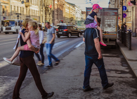 Мы по Питеру гуляли, наши ноженьки устали...