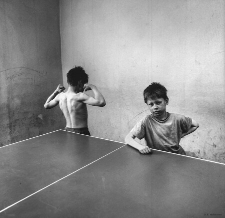 Мальчики у теннисного стола. Озерки, С-Пб. 1994.