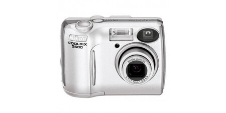 NIKON Coolpix 5600
