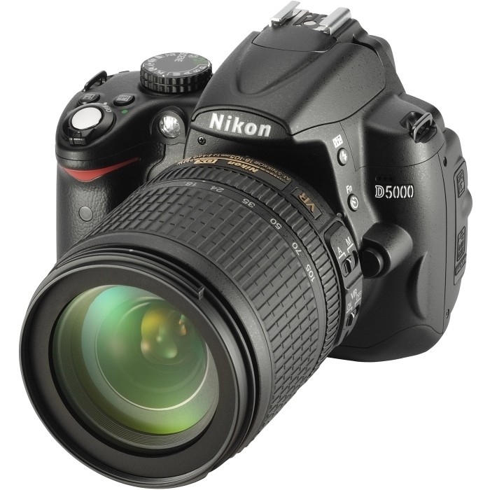 NIKON D5000
