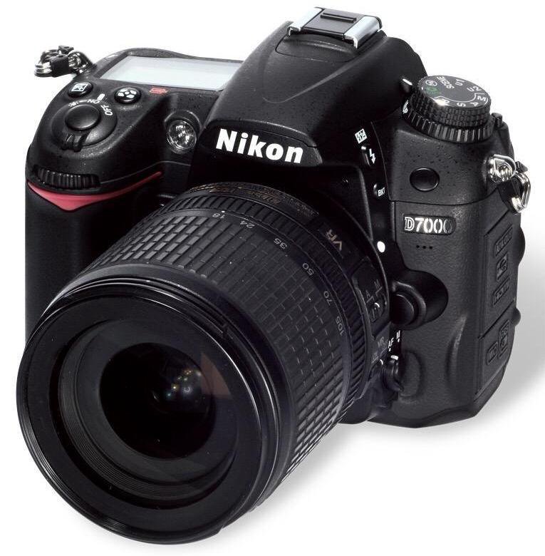 NIKON D7000