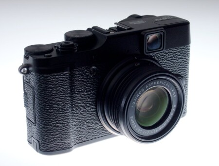 FUJIFILM FinePix X10