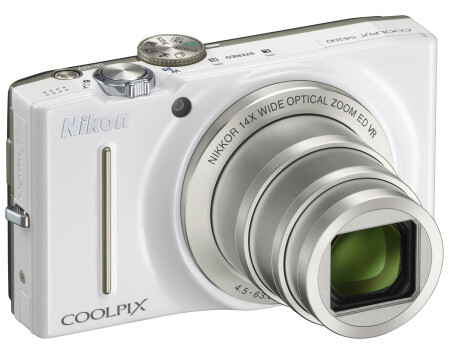 NIKON Coolpix S8200