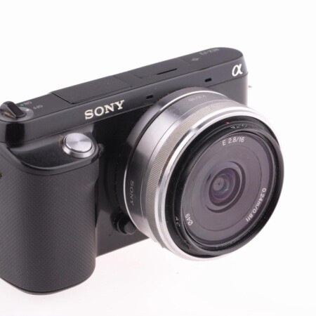 SONY Alpha NEX-F3
